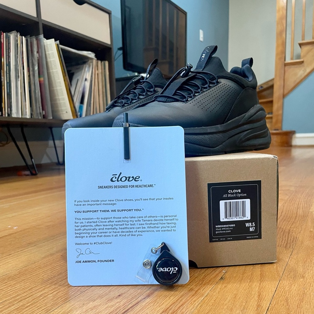 Clove Forte All-black 8.5 nursing shoes